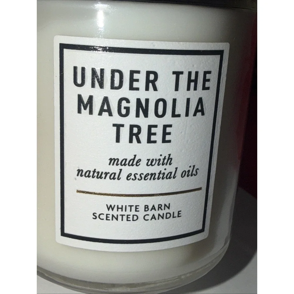 White Barn Under The Magnolia Tree Scented Candle 7 oz Natural Essential Oils